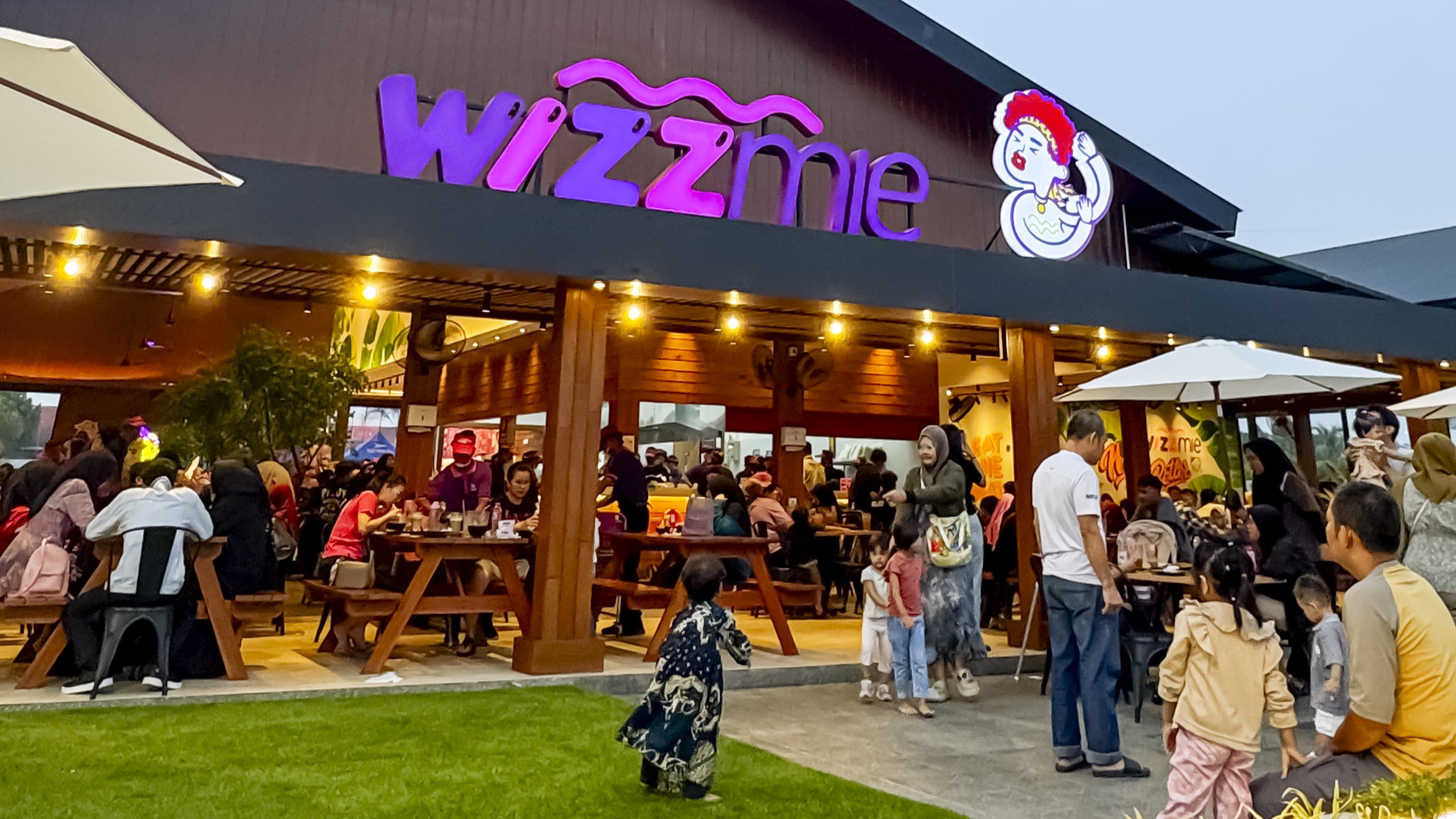 Pengunjung Wizzmie Cibaduyut
